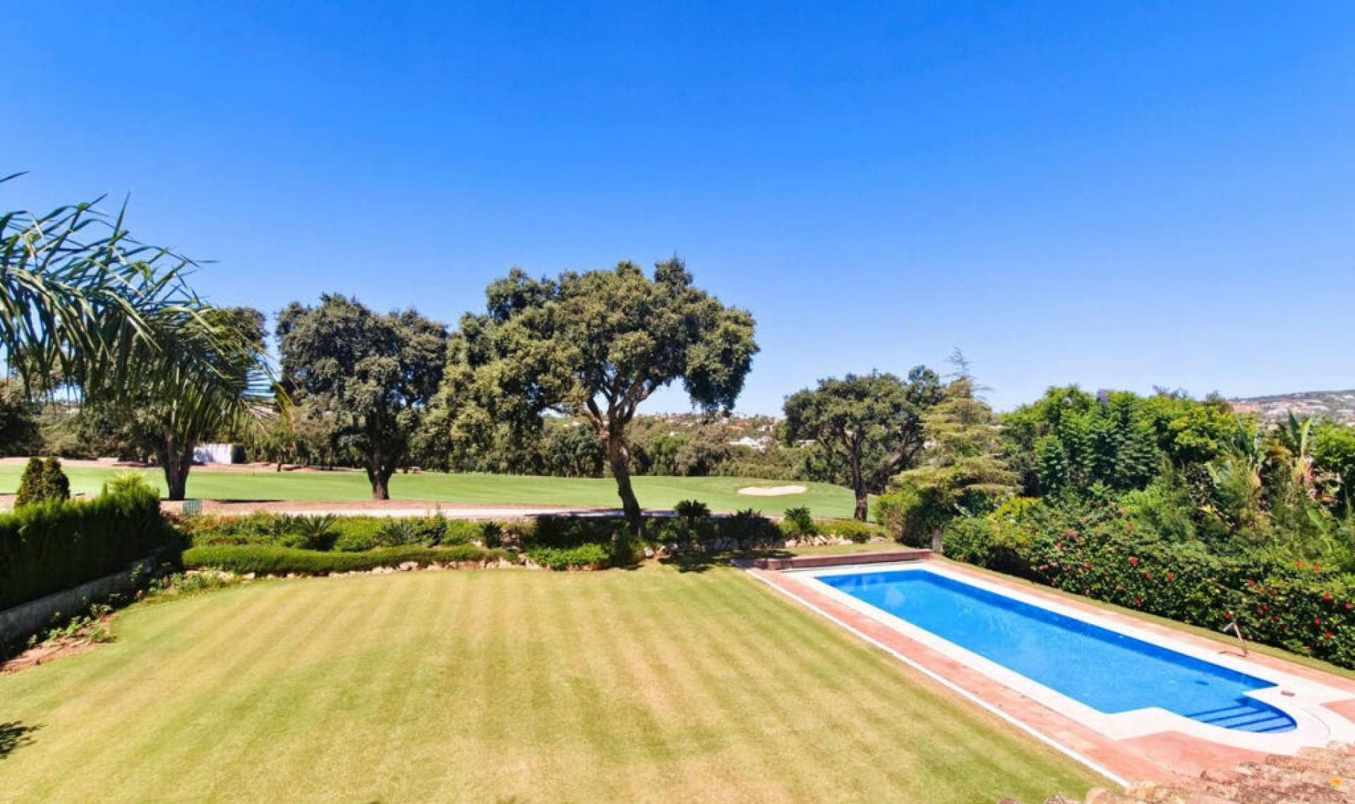 Resale - House -
San Roque Club