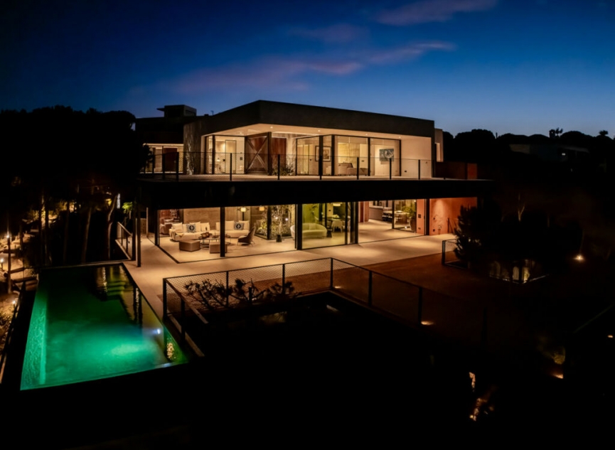 Resale - House -
San Roque