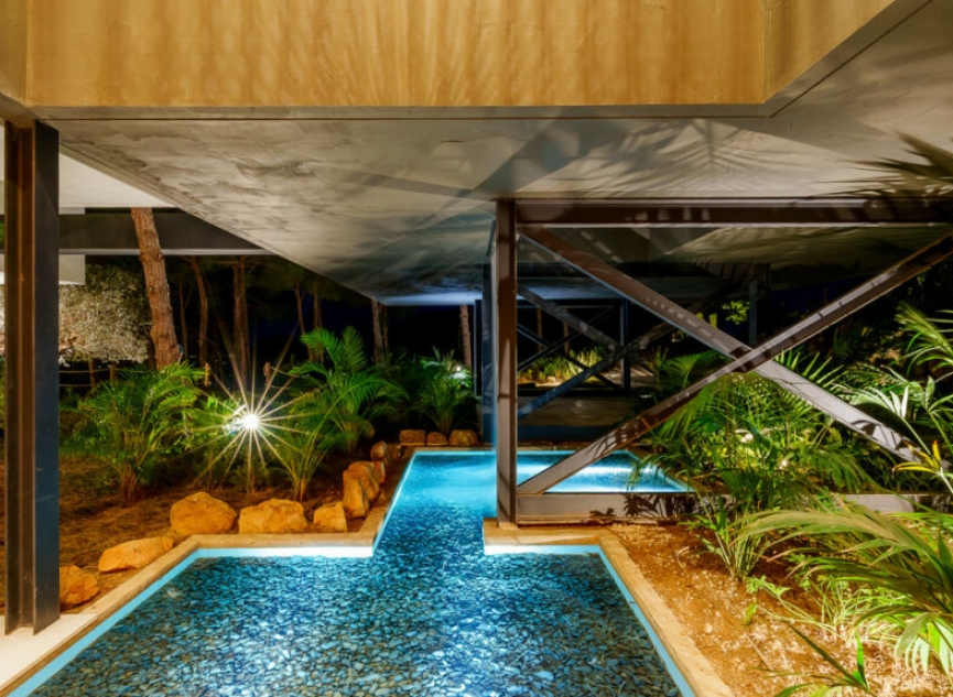 Resale - House -
San Roque