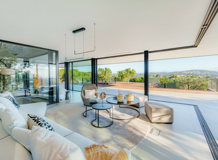 Resale - House -
San Roque