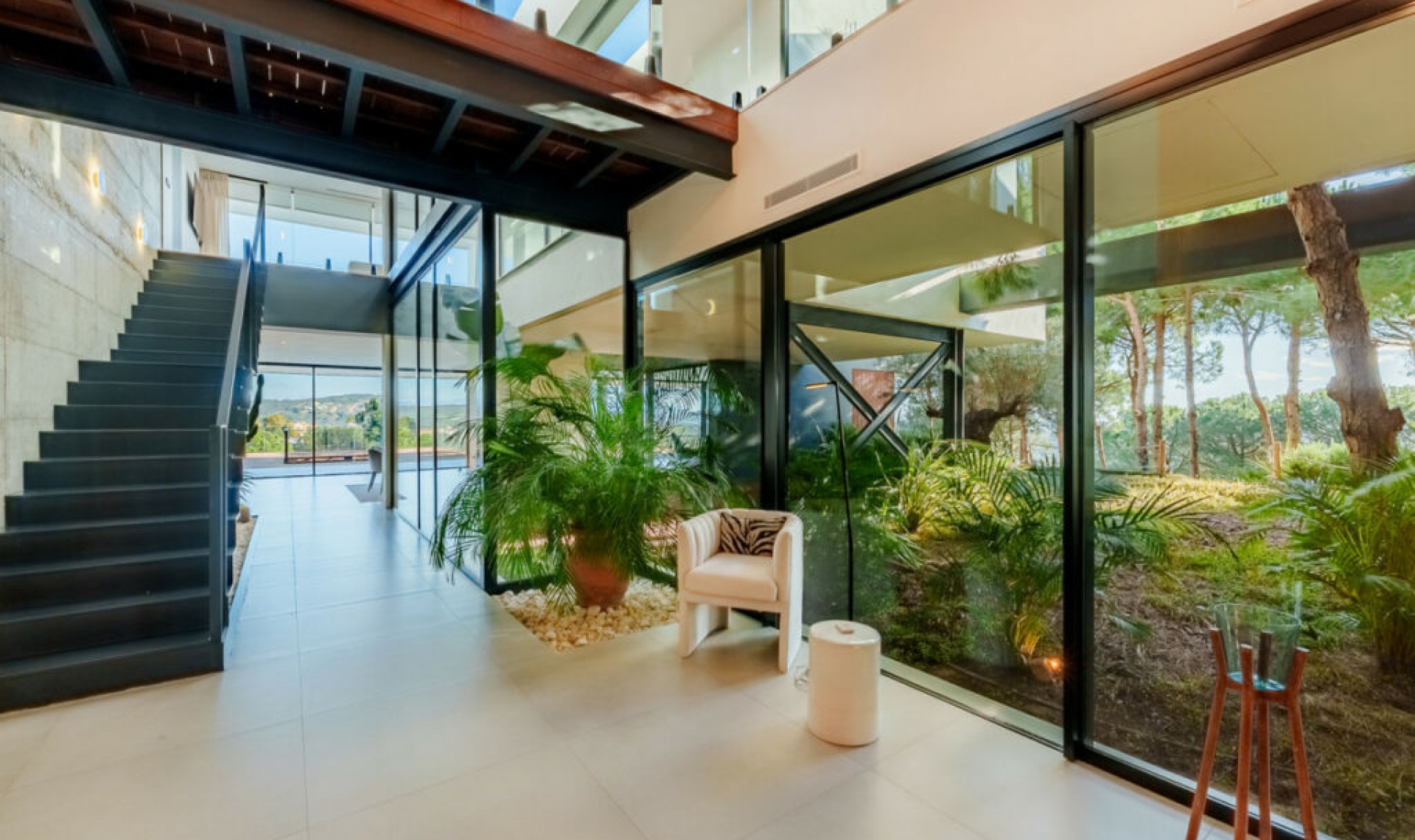 Resale - House -
San Roque