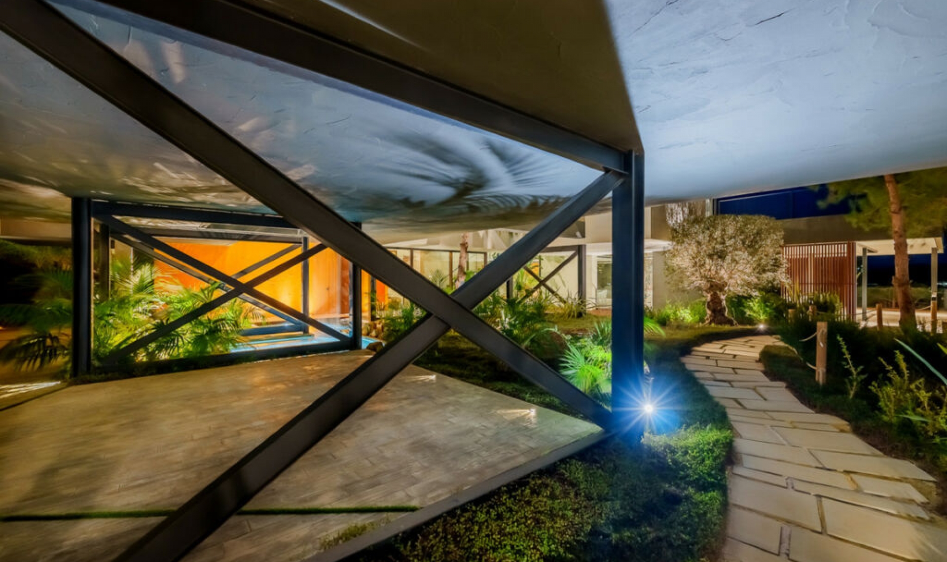 Resale - House -
San Roque