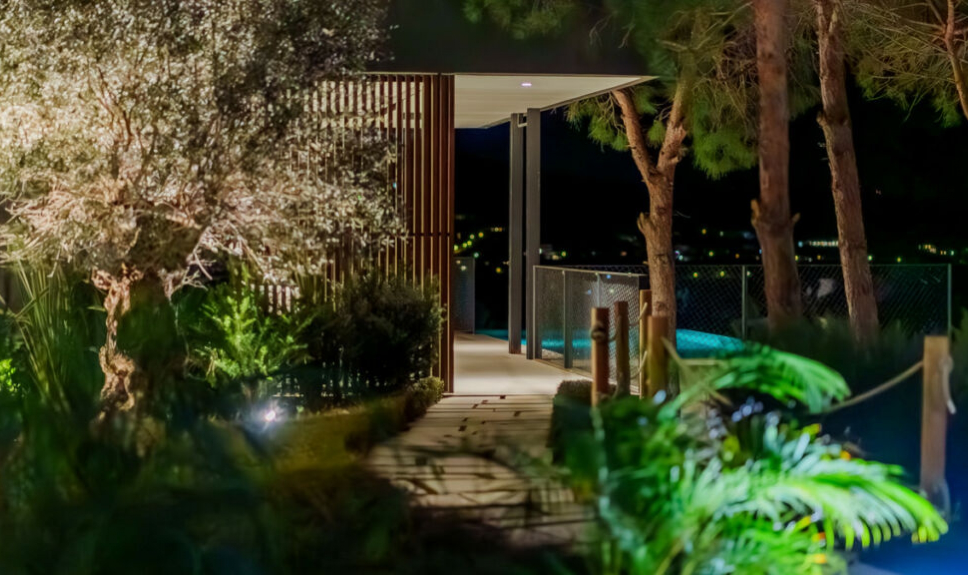 Resale - House -
San Roque