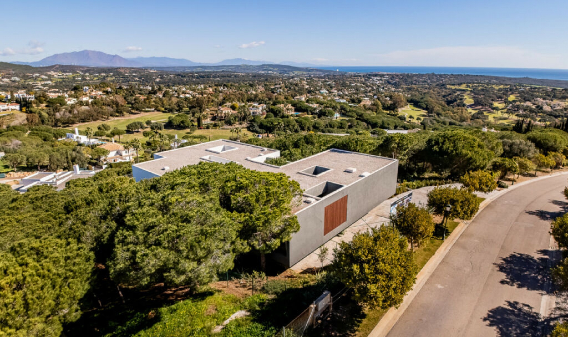 Resale - House -
San Roque