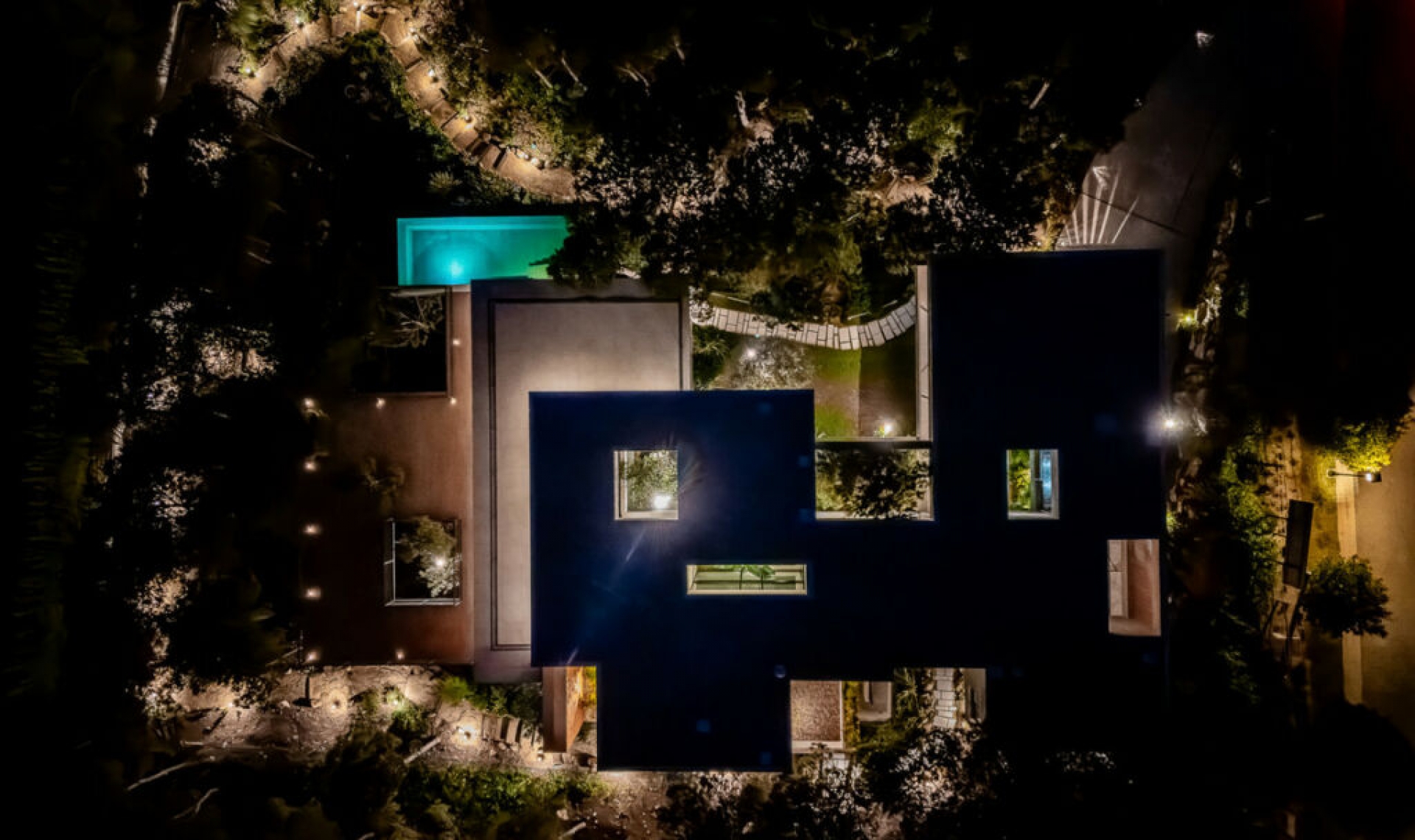 Resale - House -
San Roque