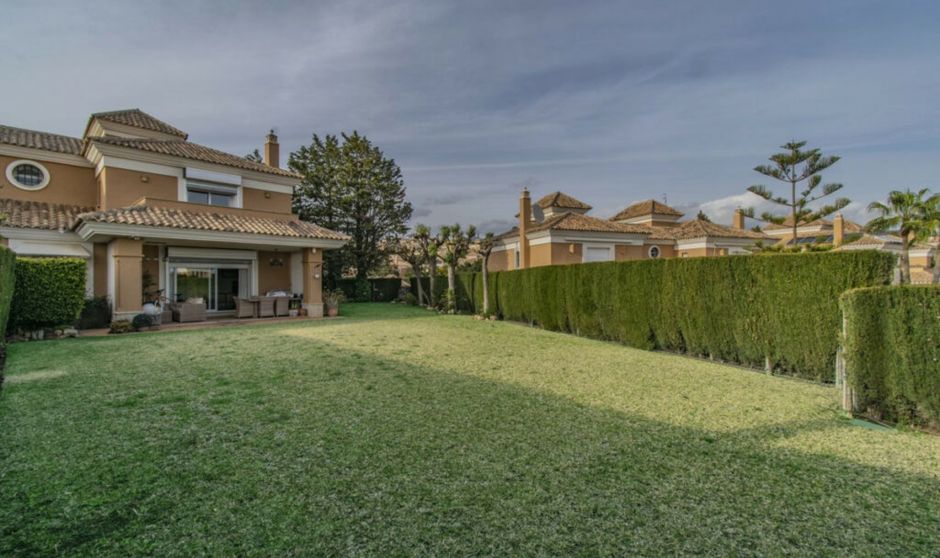 Resale - House -
Santa Clara