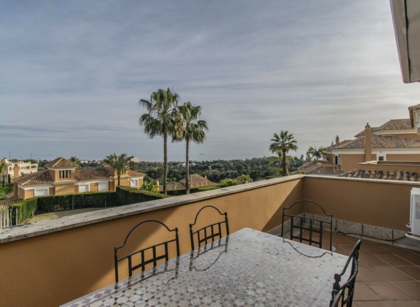 Resale - House -
Santa Clara