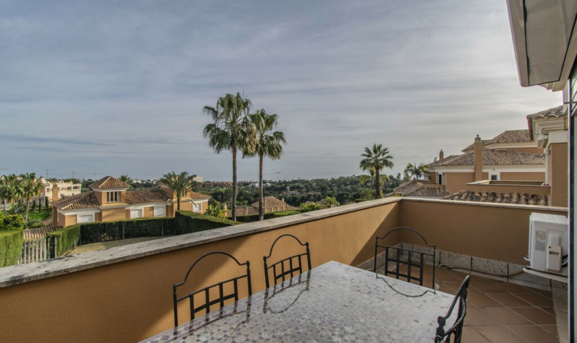 Resale - House -
Santa Clara