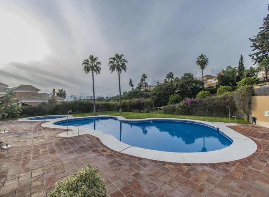 Resale - House -
Santa Clara