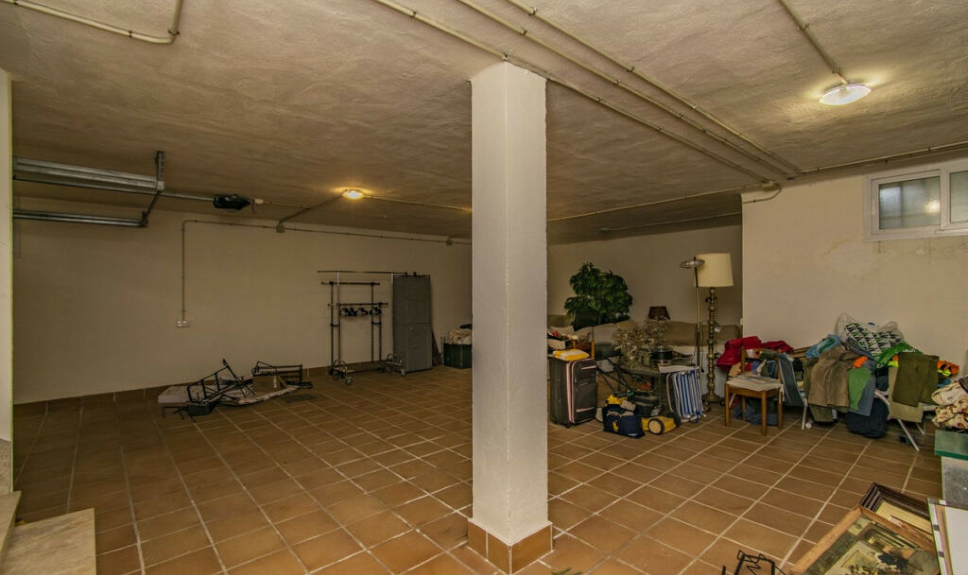 Resale - House -
Santa Clara