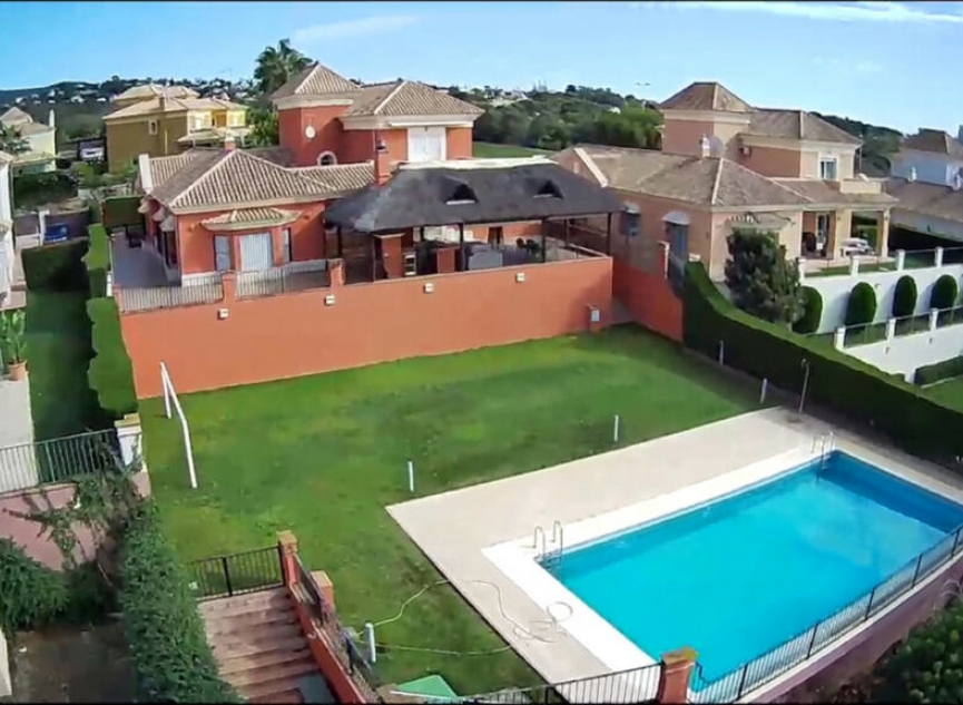 Resale - House -
Santa Clara