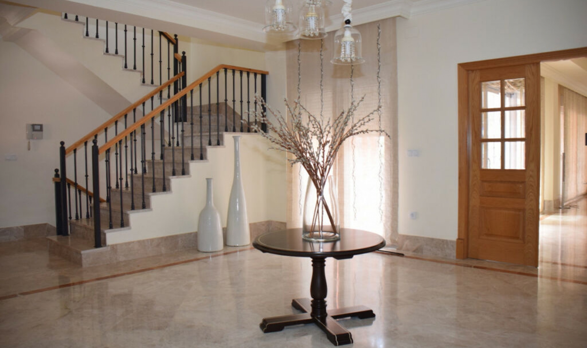 Resale - House -
Santa Clara
