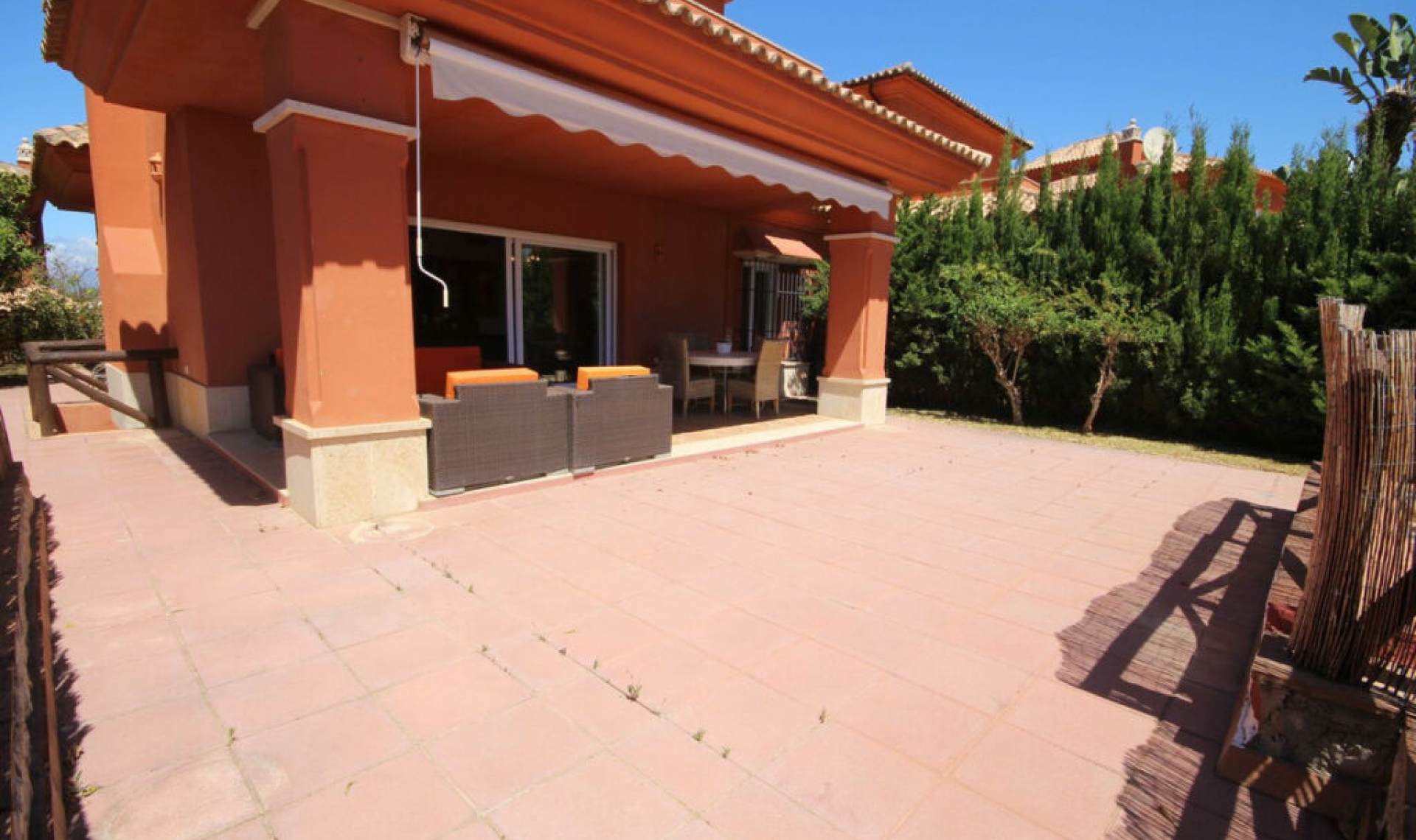 Resale - House -
Santa Clara
