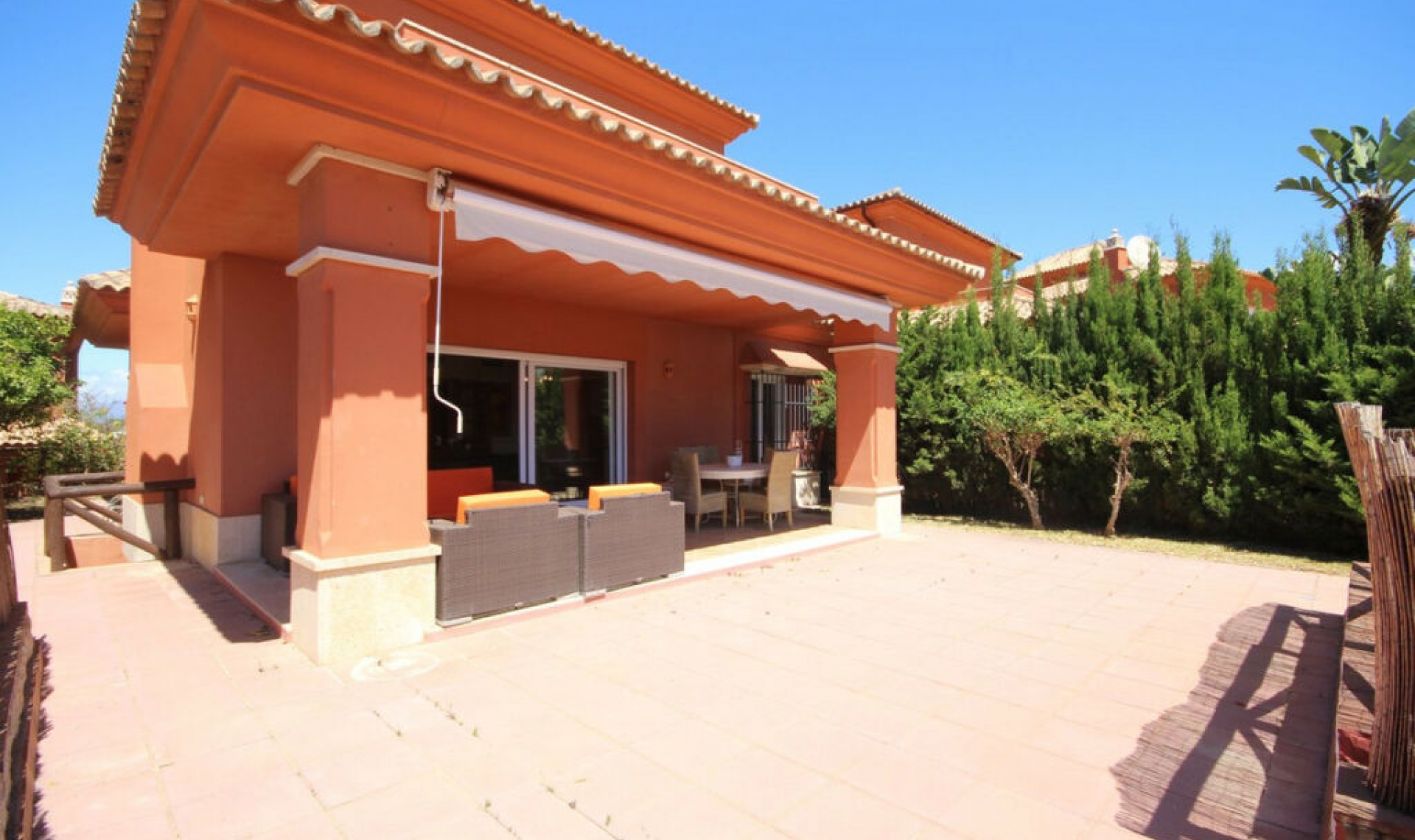 Resale - House -
Santa Clara