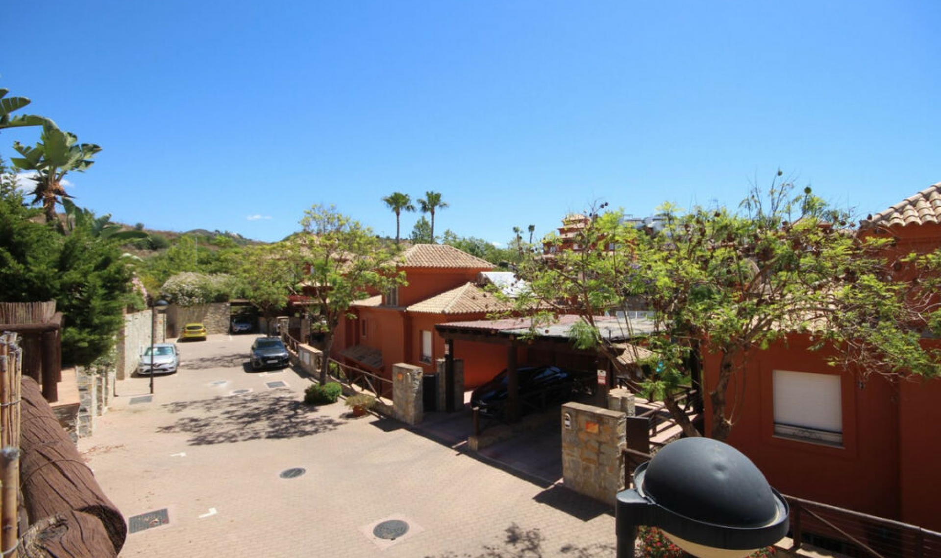 Resale - House -
Santa Clara