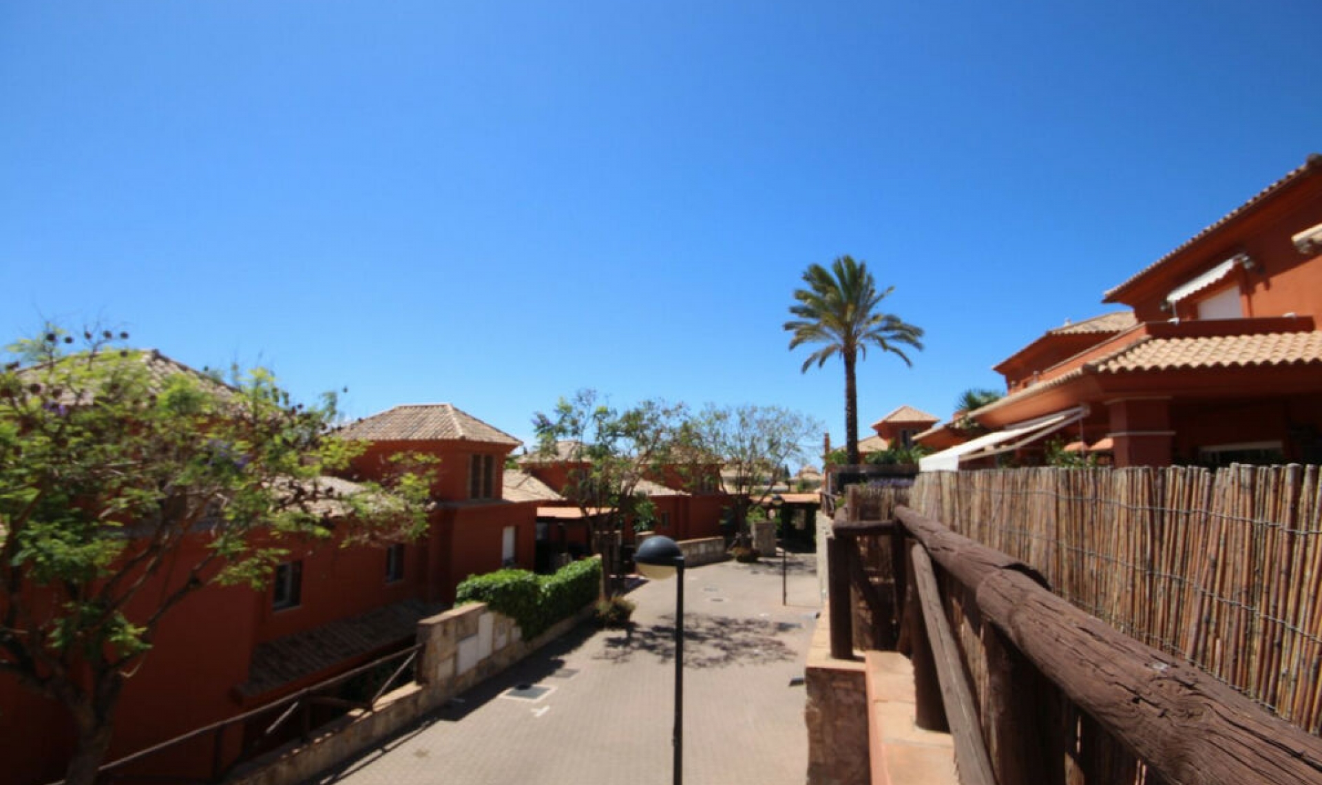 Resale - House -
Santa Clara