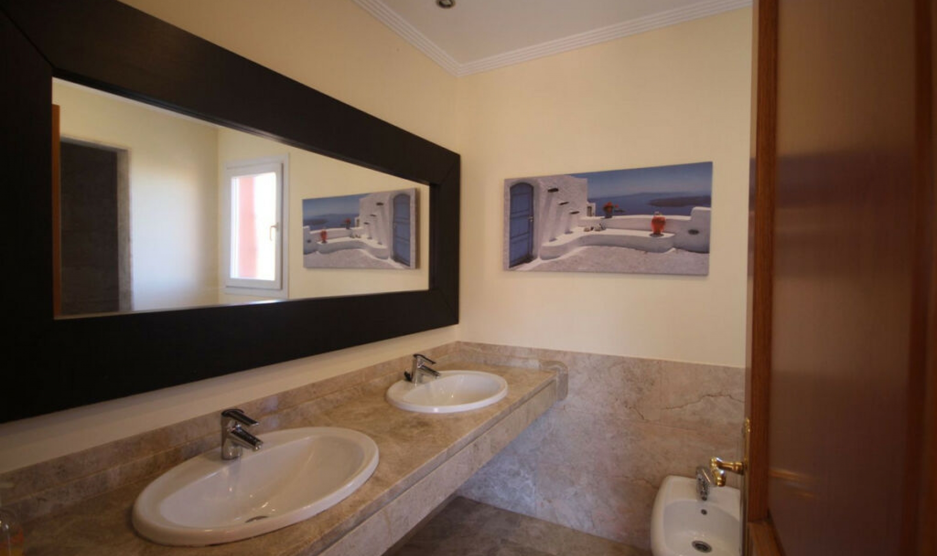 Resale - House -
Santa Clara