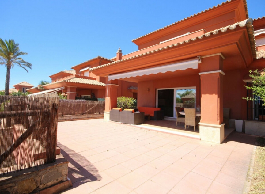 Resale - House -
Santa Clara