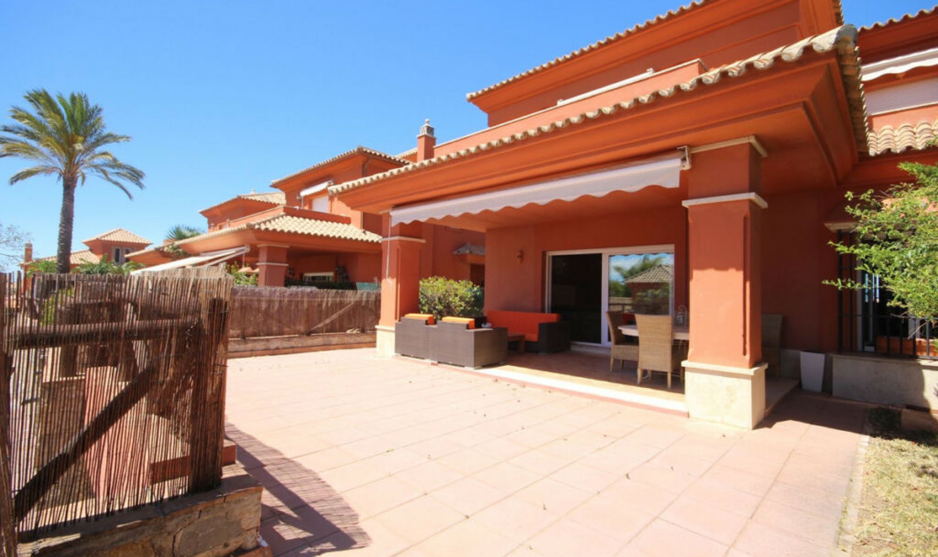 Resale - House -
Santa Clara