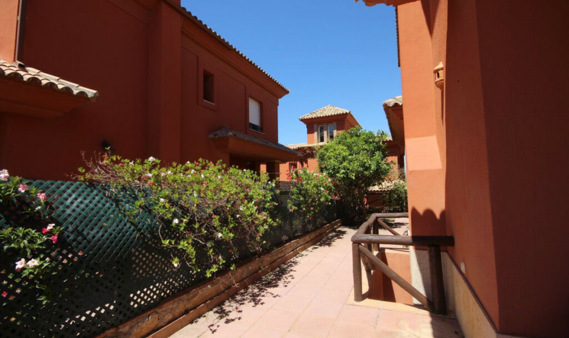 Resale - House -
Santa Clara