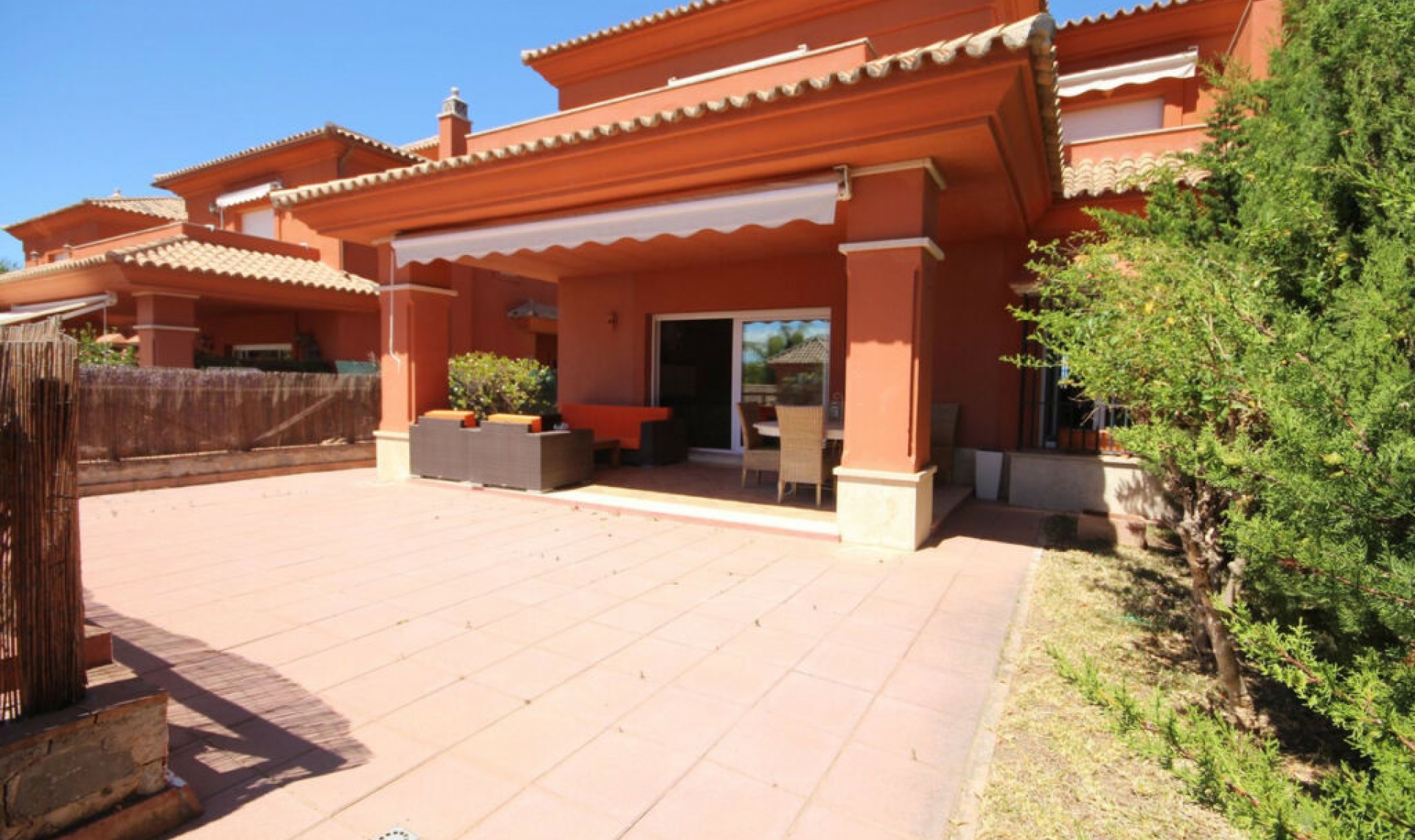 Resale - House -
Santa Clara