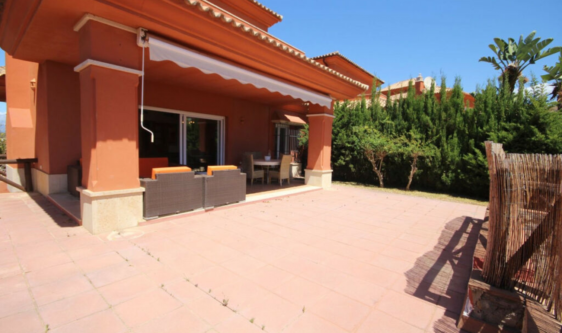 Resale - House -
Santa Clara