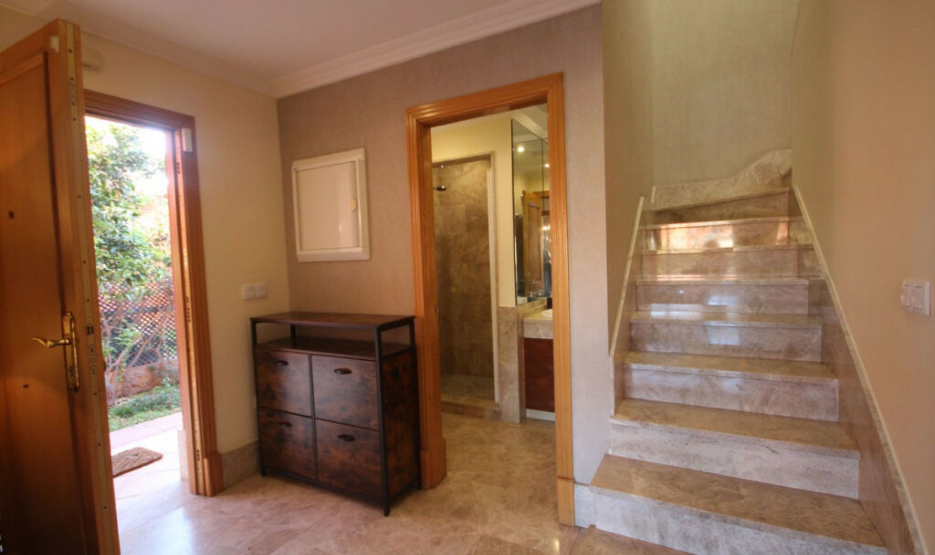 Resale - House -
Santa Clara