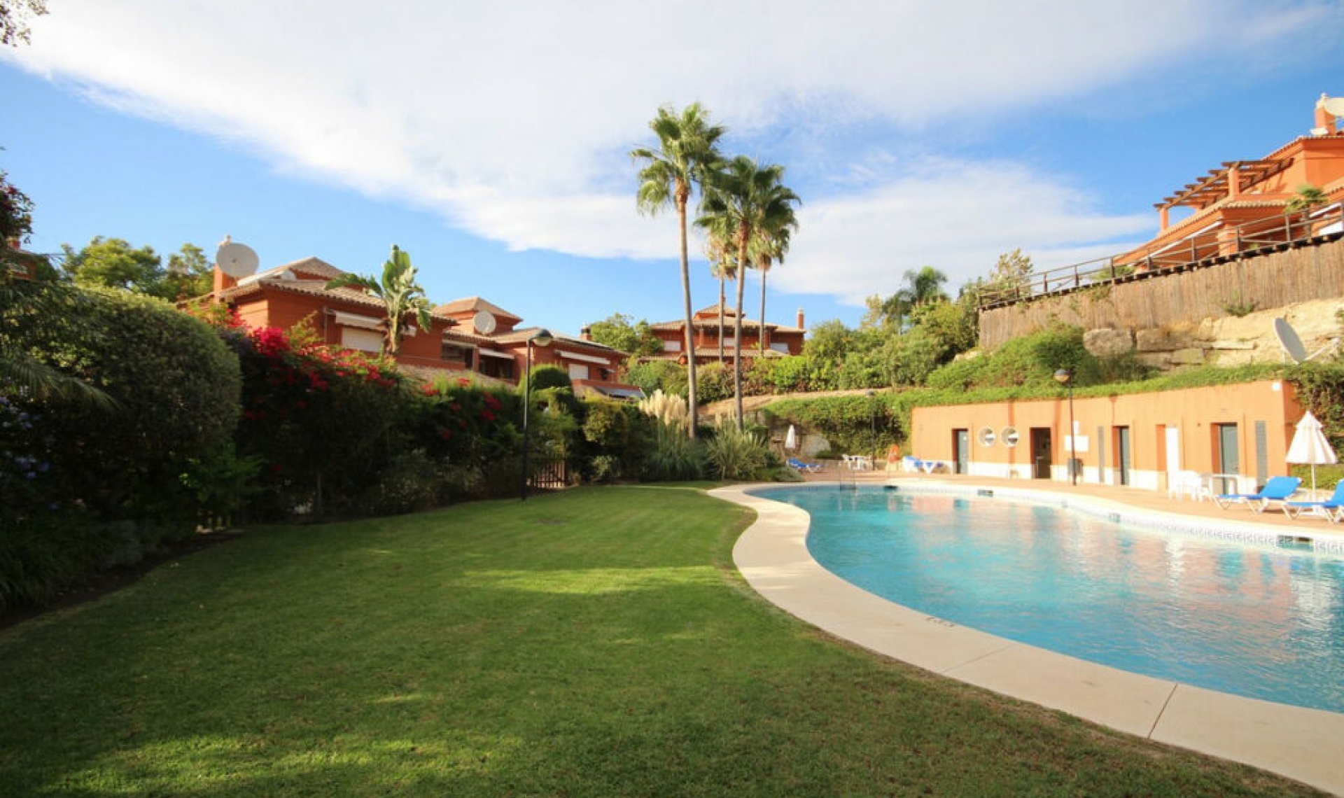 Resale - House -
Santa Clara