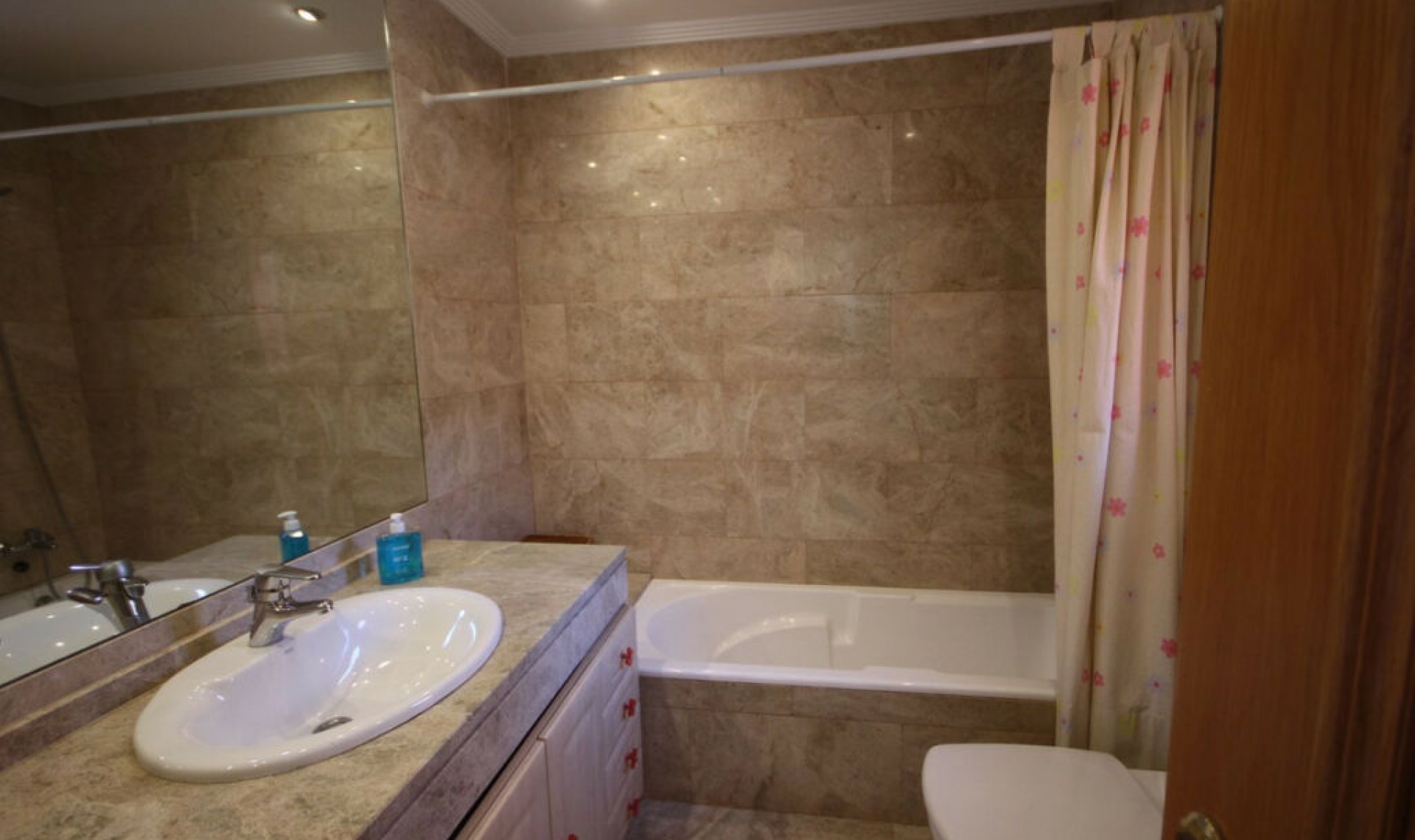 Resale - House -
Santa Clara