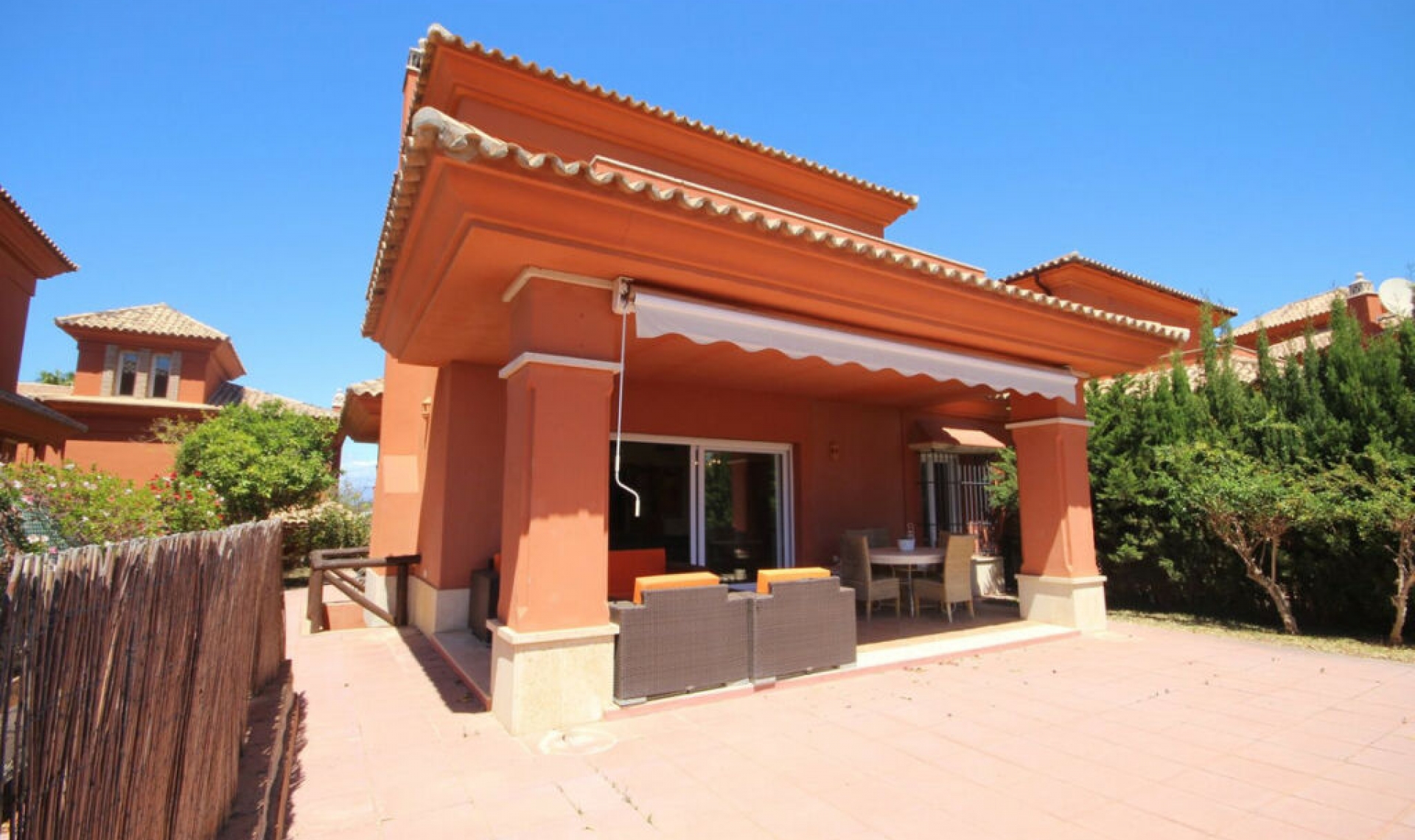Resale - House -
Santa Clara