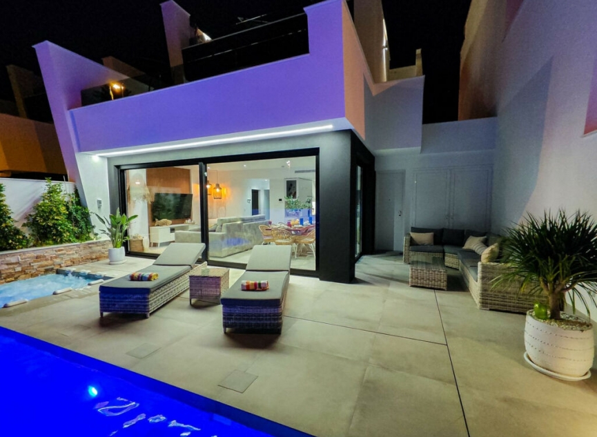 Resale - House -
Santiago de la Ribera