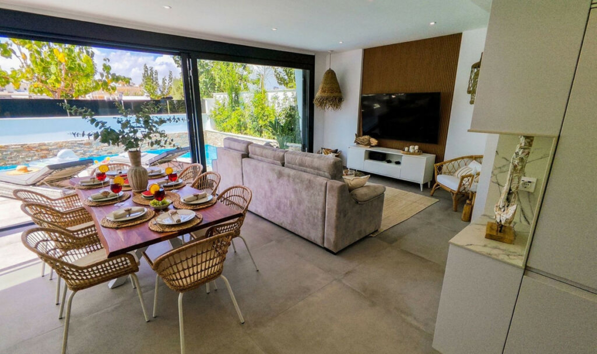 Resale - House -
Santiago de la Ribera