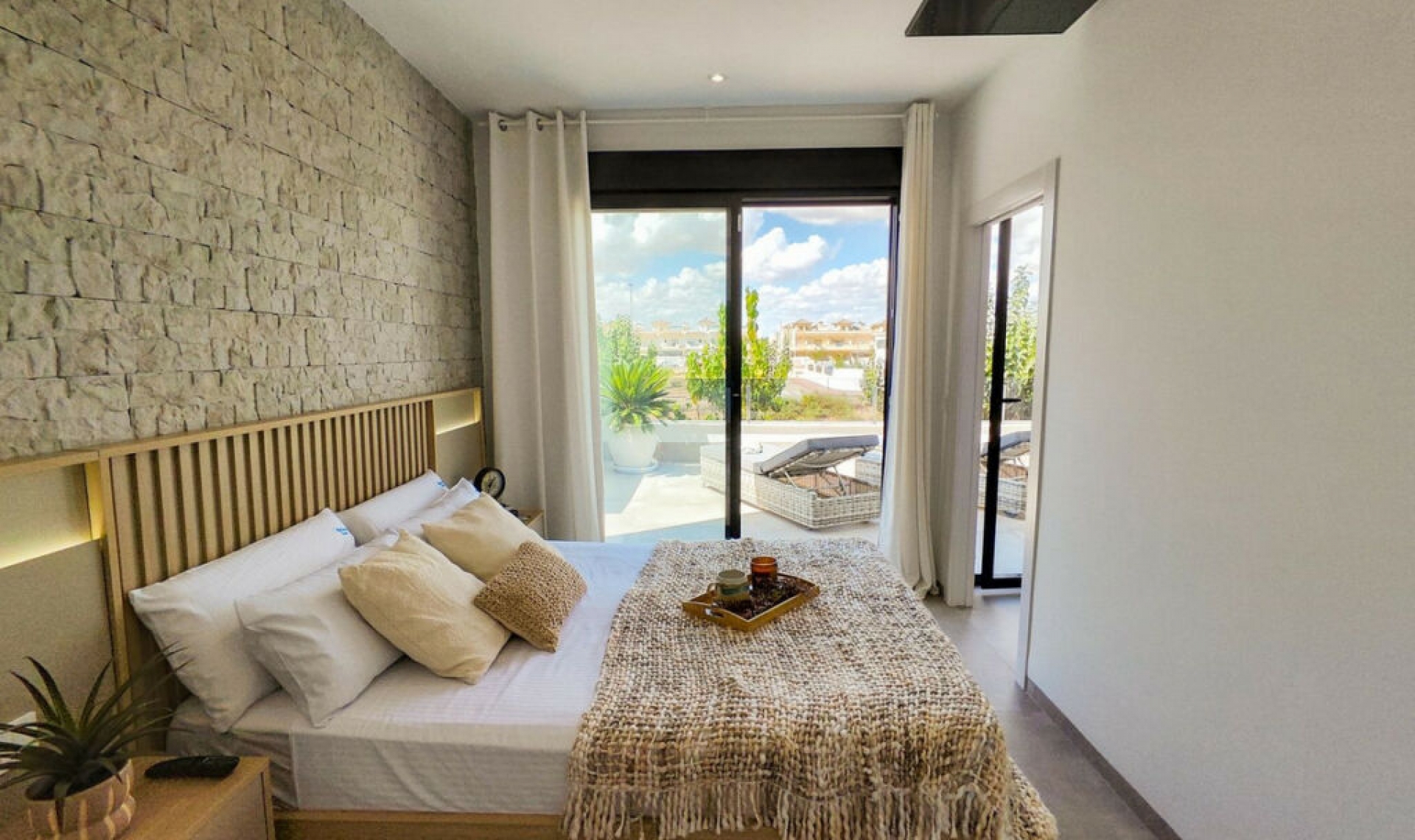 Resale - House -
Santiago de la Ribera