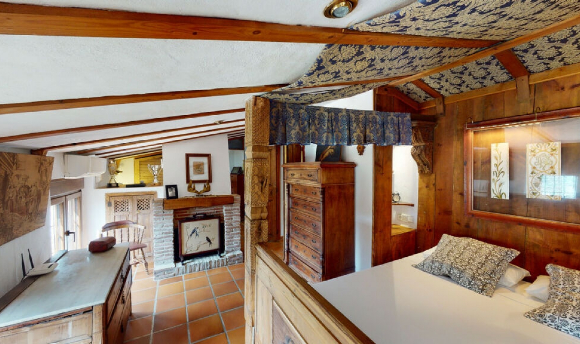 Resale - House -
Sayalonga