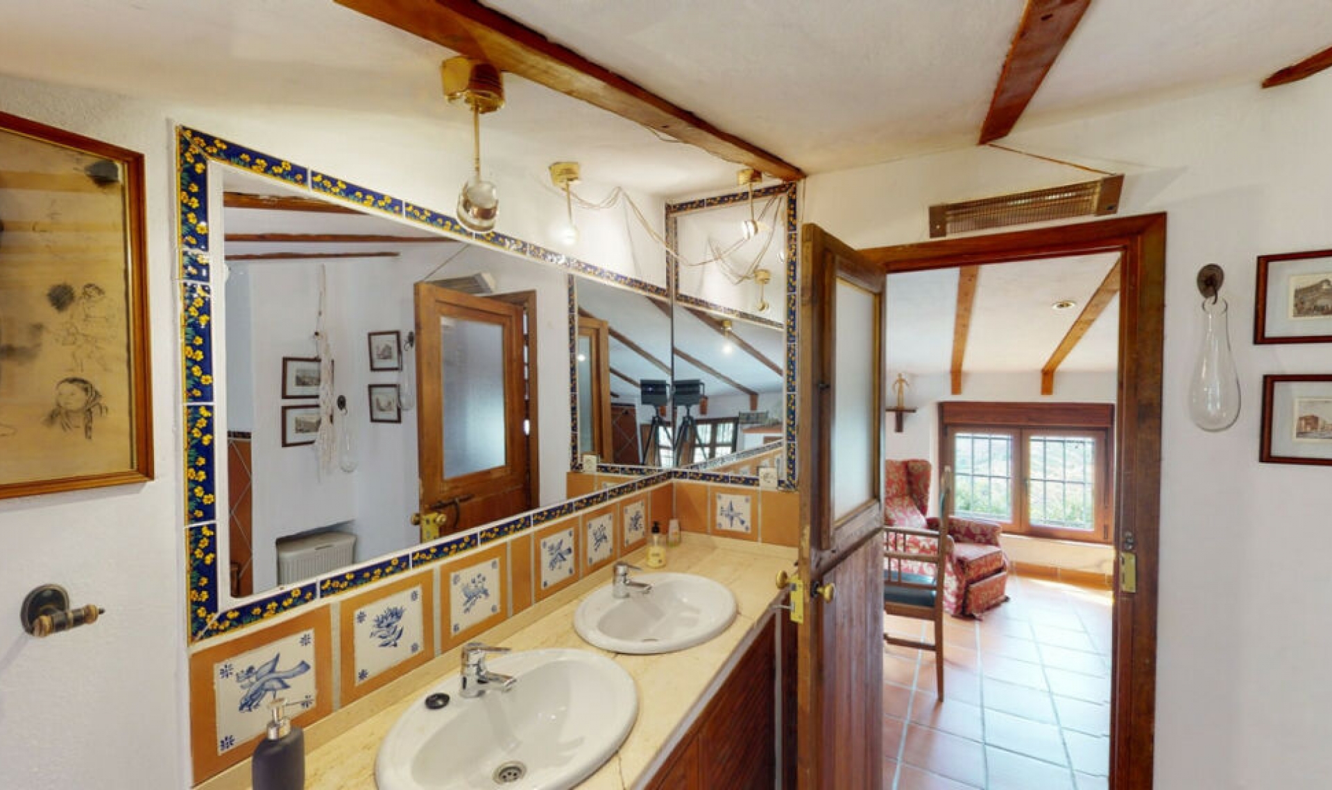 Resale - House -
Sayalonga