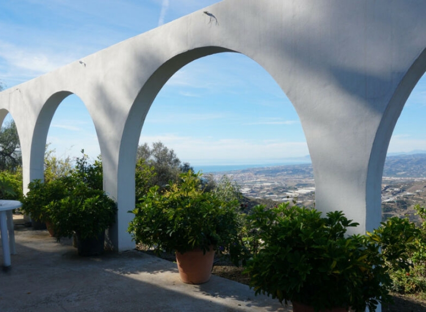 Resale - House -
Sayalonga