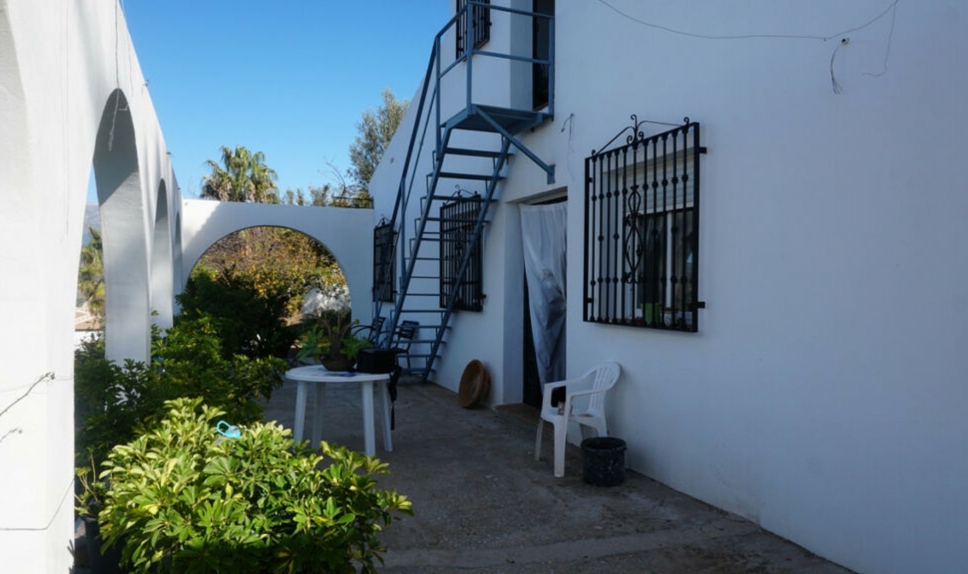 Resale - House -
Sayalonga