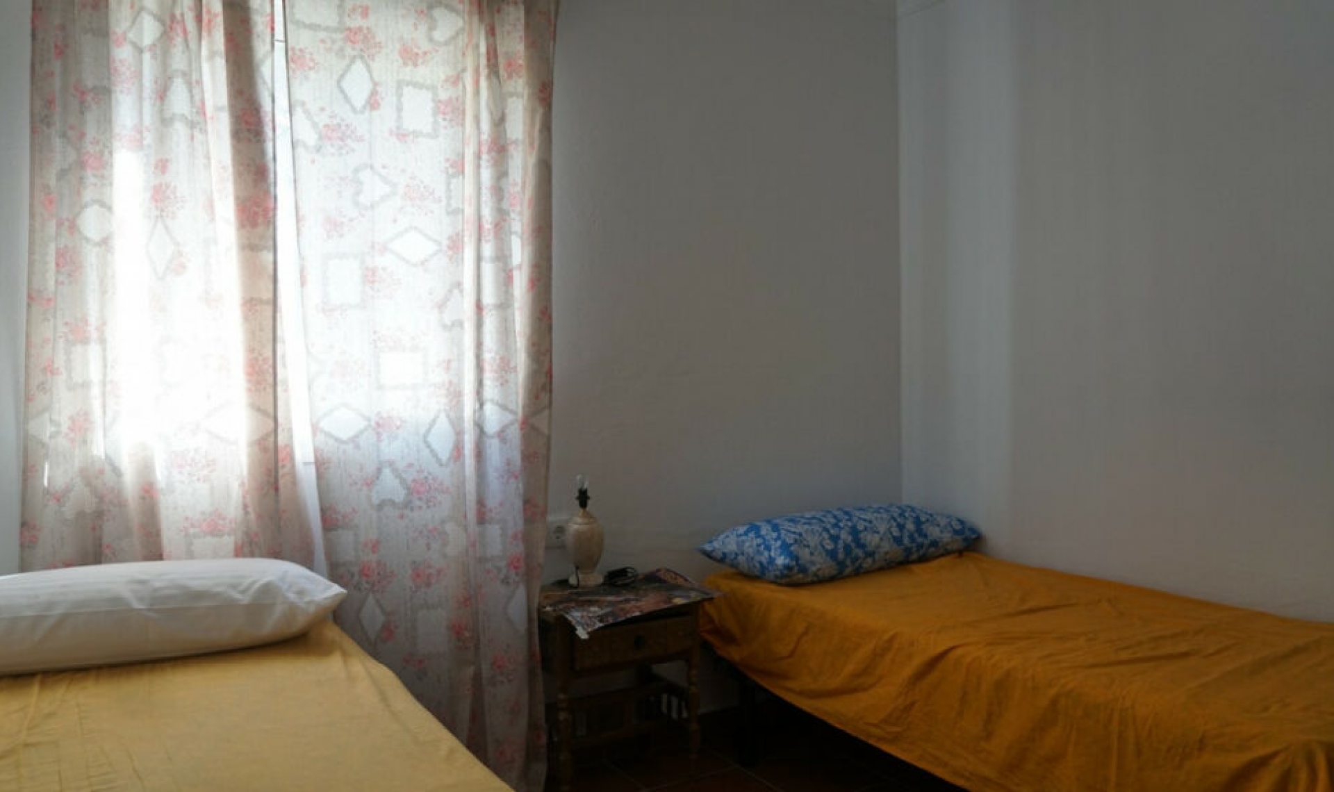 Resale - House -
Sayalonga