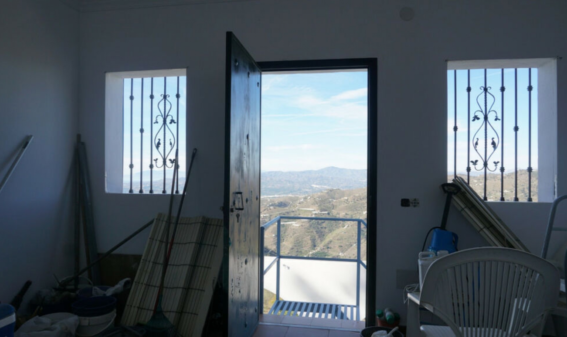 Resale - House -
Sayalonga