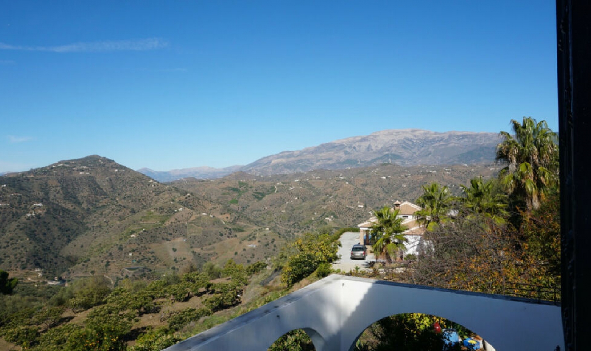 Resale - House -
Sayalonga