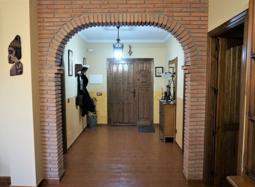 Resale - House -
Sayalonga