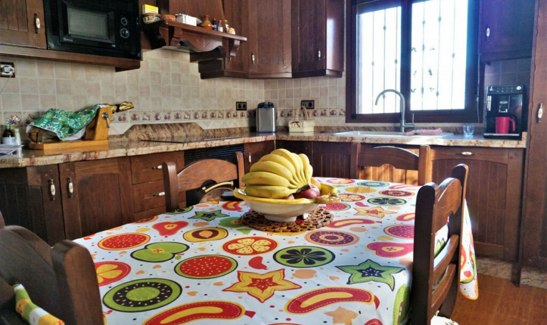 Resale - House -
Sayalonga