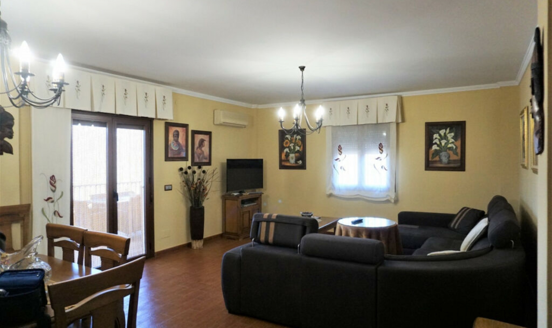 Resale - House -
Sayalonga