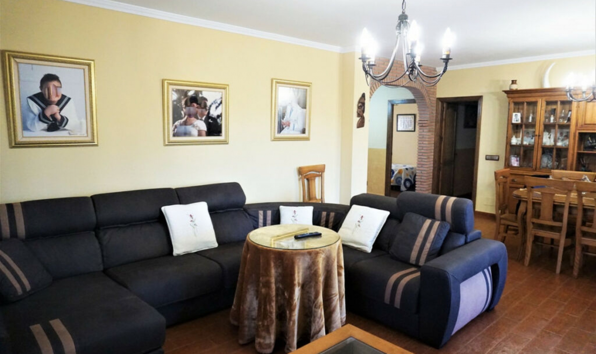 Resale - House -
Sayalonga