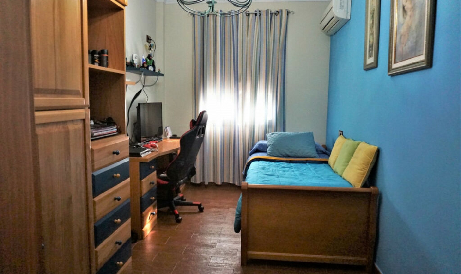 Resale - House -
Sayalonga