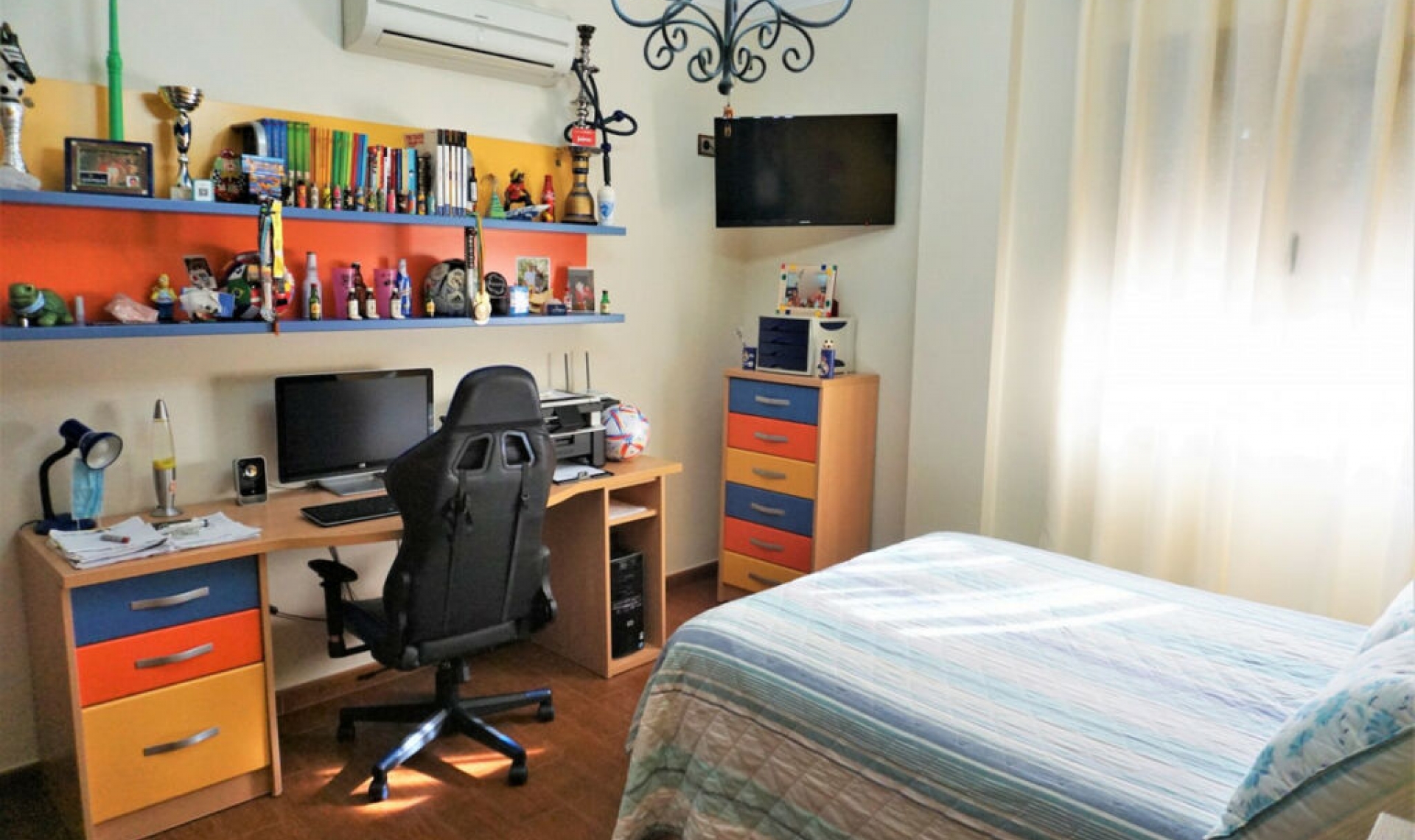Resale - House -
Sayalonga