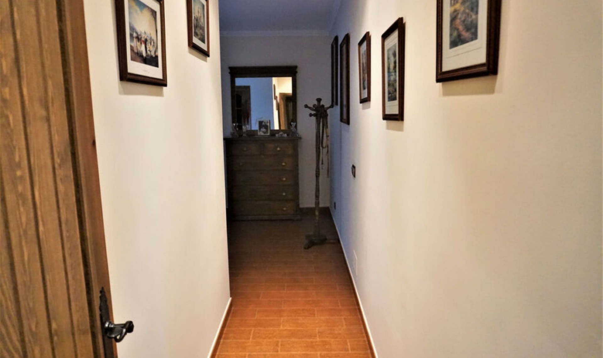 Resale - House -
Sayalonga