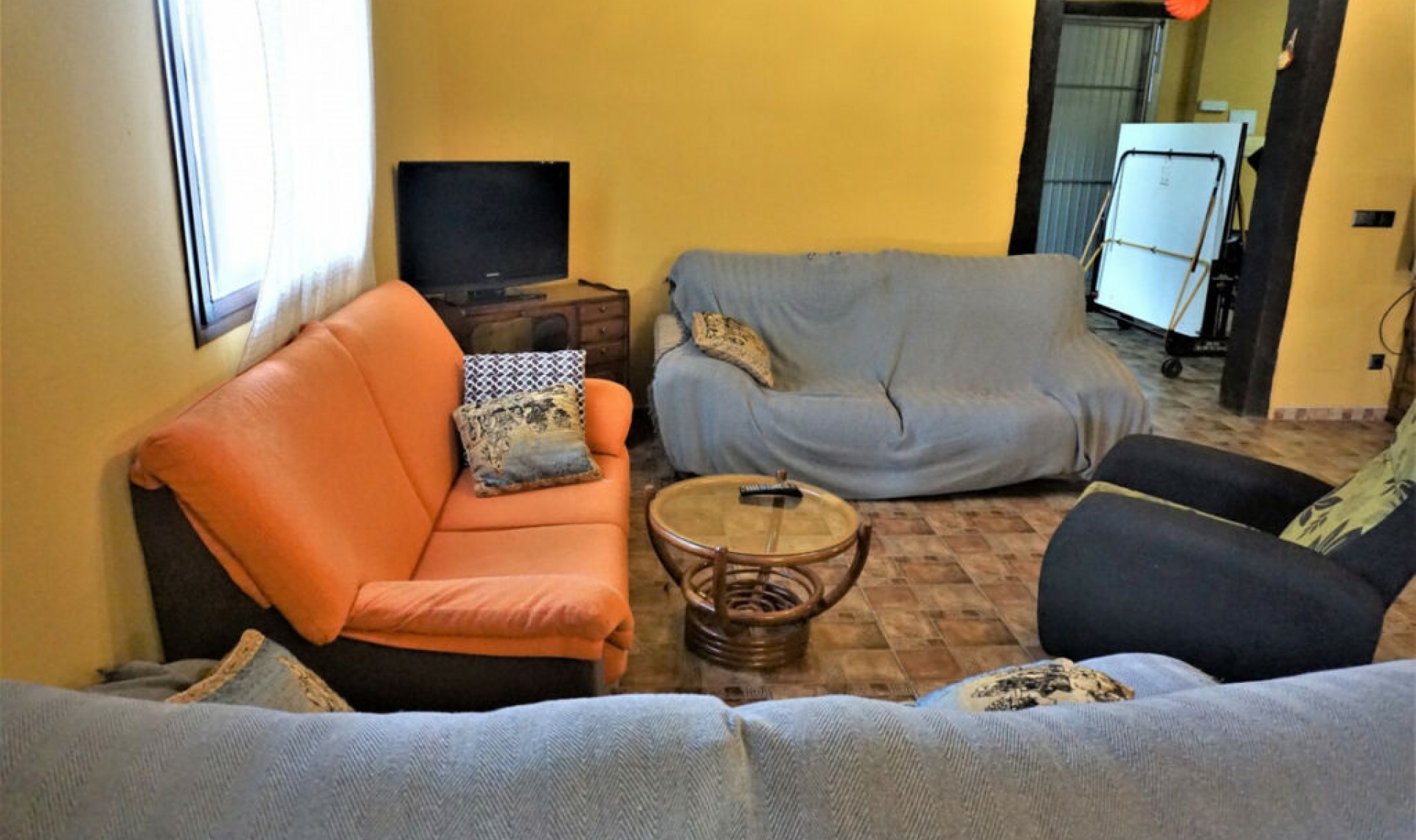 Resale - House -
Sayalonga
