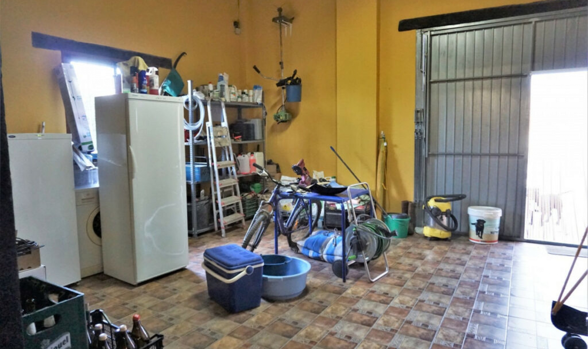Resale - House -
Sayalonga