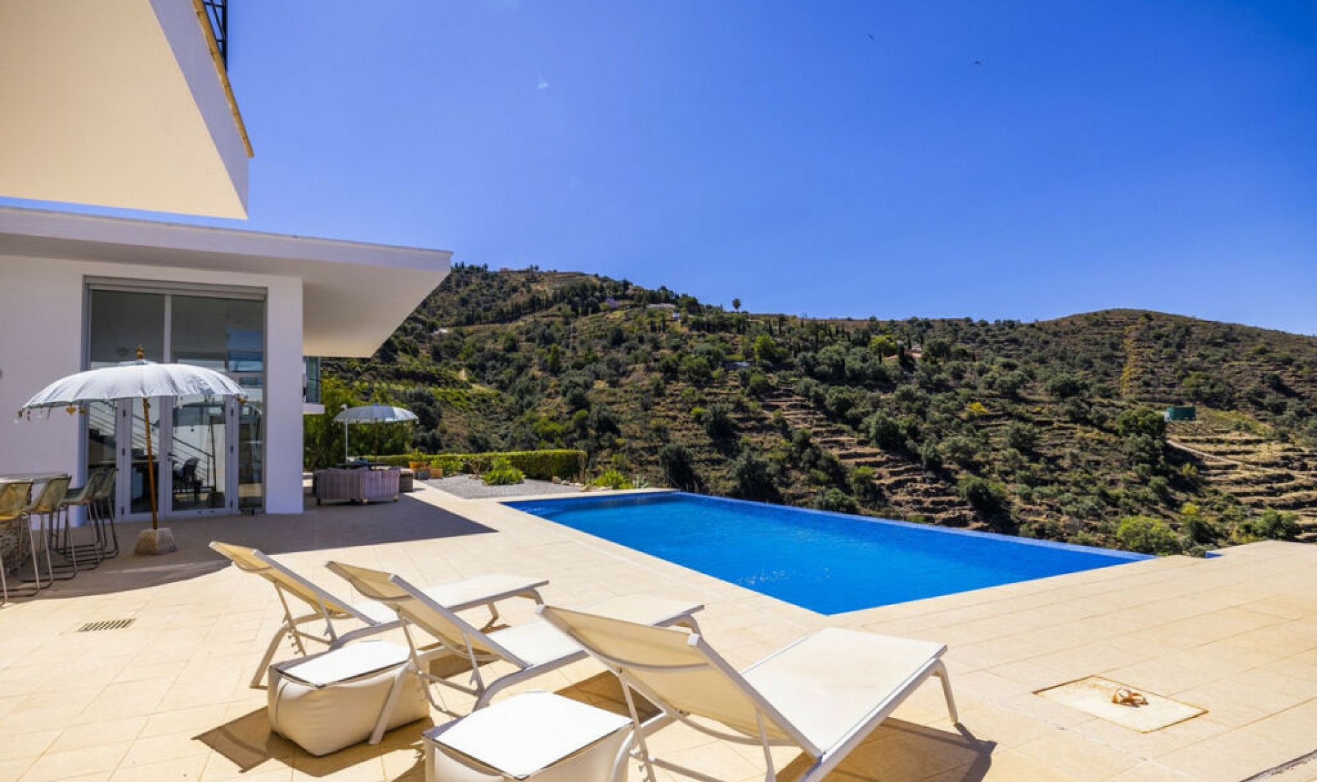 Resale - House -
Sayalonga